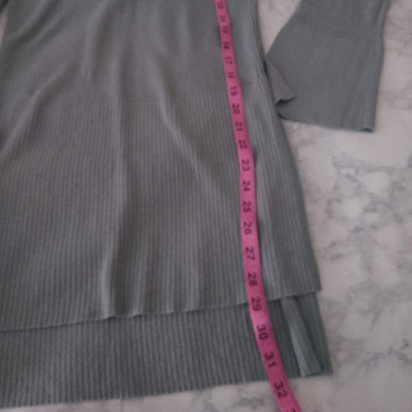 Free People slate grey V neck sweater tunic size X - Picture 8 of 8